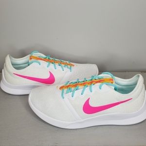 Nike VTR Womens Sneakers AT4345-102 size 11 great condition